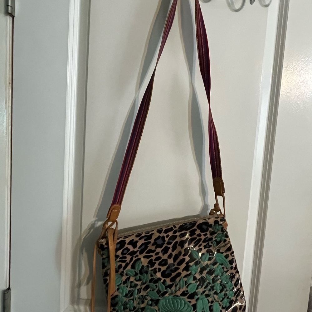 Consuela Downtown Crossbody - Picture 11 of 12